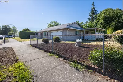17036 SE Salmon St, Portland, OR 97233 - Photo 4