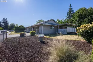 17036 SE Salmon St, Portland, OR 97233 - Photo 4