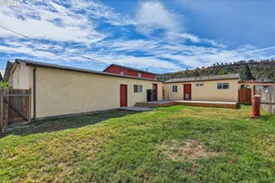 2017 W 9th Pl, The Dalles, OR 97058 - Photo 42