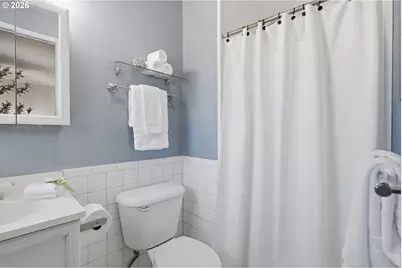 1215 NE 195th Ave, Portland, OR 97230 - Photo 26