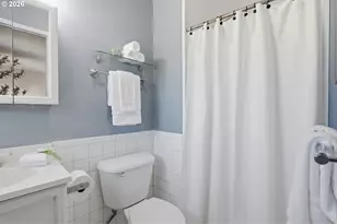 1215 NE 195th Ave, Portland, OR 97230 - Photo 26