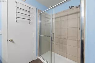 2571 NW 1st Dr, Gresham, OR 97030 - Photo 16