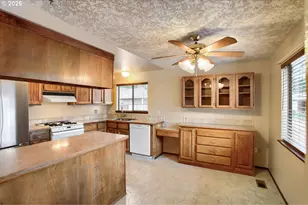 16680 SW Queen Anne Ave, Portland, OR 97224 - Photo 4