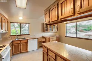 16680 SW Queen Anne Ave, Portland, OR 97224 - Photo 6