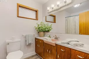 1103 E Main St, Hillsboro, OR 97123 - Photo 24