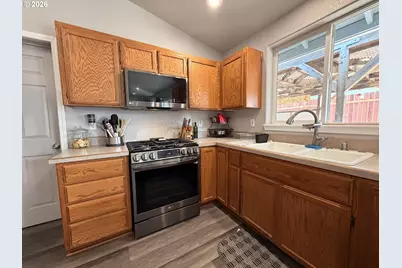 2273 Eagle Loop, Sutherlin, OR 97479 - Photo 8
