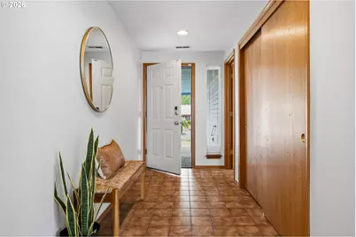 308 NW 95th Cir, Vancouver, WA 98665 - Photo 4