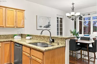10685 SW Celeste Ln, Portland, OR 97225 - Photo 12