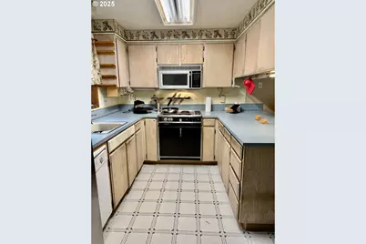 24044 NE Treehill Dr, Wood Village, OR 97060 - Photo 6