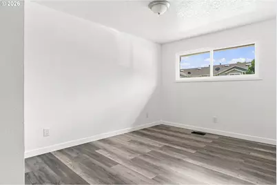 226 SE 157th Ave, Portland, OR 97233 - Photo 14