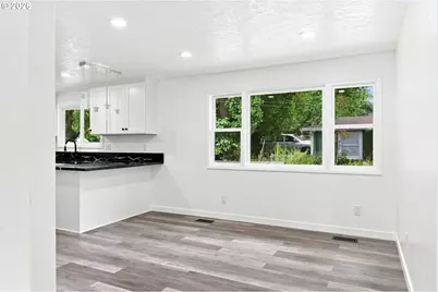 226 SE 157th Ave, Portland, OR 97233 - Photo 6