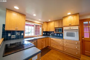 1090 SE 3rd Ave, Mill City, OR 97360 - Photo 6