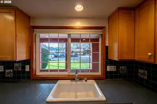 1090 SE 3rd Ave, Mill City, OR 97360 - Photo 8