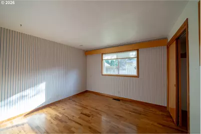1090 SE 3rd Ave, Mill City, OR 97360 - Photo 16