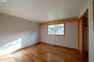 1090 SE 3rd Ave, Mill City, OR 97360 - Photo 16