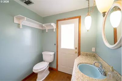 1090 SE 3rd Ave, Mill City, OR 97360 - Photo 20