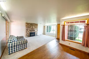 1090 SE 3rd Ave, Mill City, OR 97360 - Photo 4