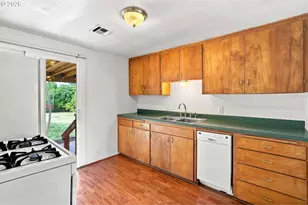 2685 E St, Springfield, OR 97477 - Photo 14