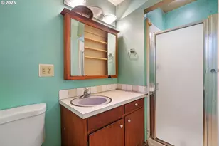 13122 NE Morris Ct, Portland, OR 97230 - Photo 18