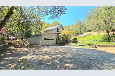 728 NW Morrison Ave, Myrtle Creek, OR 97457 - Photo 40