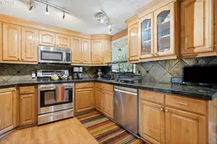 808 NE 108th St, Vancouver, WA 98685 - Photo 14