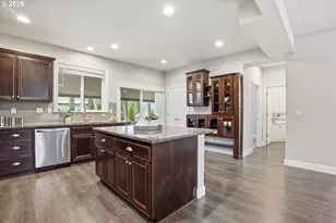 15557 SW Wren Ln, Beaverton, OR 97007 - Photo 8