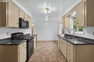 447 Maxwell Rd, Eugene, OR 97404 - Photo 16