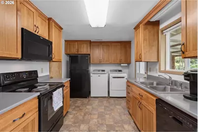 447 Maxwell Rd, Eugene, OR 97404 - Photo 32