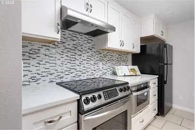 11510 SW Crown Dr #5, King City, OR 97224 - Photo 12