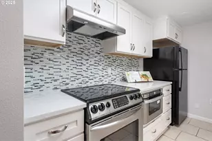 11510 SW Crown Dr, King City, OR 97224 - Photo 12