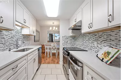 11510 SW Crown Dr #5, King City, OR 97224 - Photo 14