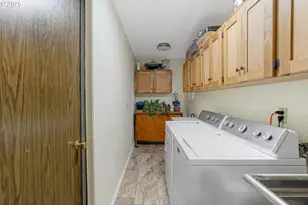 825 SW Walnut St, Albany, OR 97321 - Photo 10