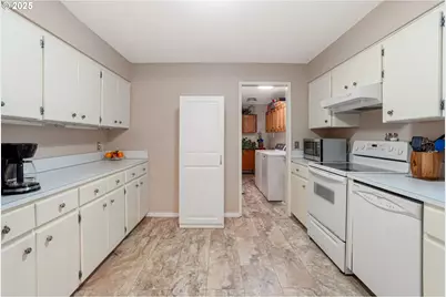 825 SW Walnut St, Albany, OR 97321 - Photo 8