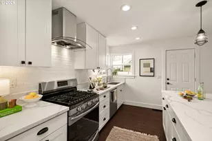 9120 SE Market St, Portland, OR 97216 - Photo 8