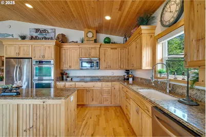 1070 S Coral St, Rockaway Beach, OR 97136 - Photo 6