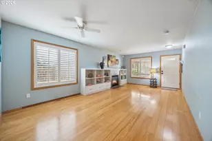 5704 SE Lexington St, Portland, OR 97206 - Photo 6