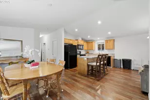 626 SW Philadelphia Way, Beaverton, OR 97006 - Photo 14