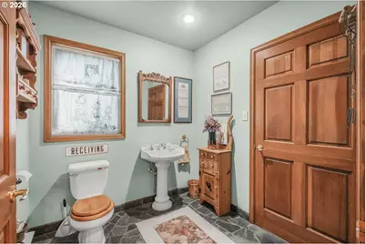 309 Granite St, Ashland, OR 97520 - Photo 34