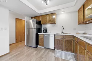 3230 NE 29th St, Gresham, OR 97030 - Photo 8