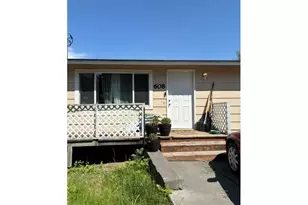 608 SE 7th St, Pendleton, OR 97801 - Photo 2