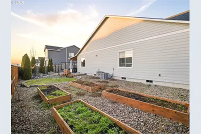 6284 NE Barker St, Albany, OR 97321 - Photo 6