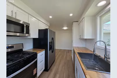 301 NW Midway St, Winston, OR 97496 - Photo 22