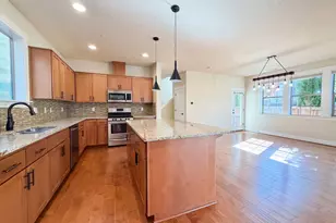 410 NE 76th Ave, Hillsboro, OR 97124 - Photo 8