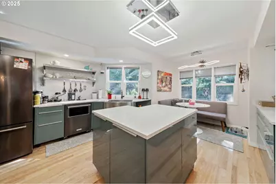 2904 SE Berkeley Pl, Portland, OR 97202 - Photo 10