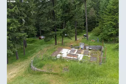 31510 Camas Swale Rd, Creswell, OR 97426 - Photo 38