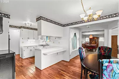 2070 Primrose St, Eugene, OR 97402 - Photo 8