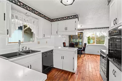 2070 Primrose St, Eugene, OR 97402 - Photo 6