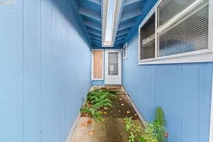 2070 Primrose St, Eugene, OR 97402 - Photo 4