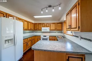 140 Susan Pl, Junction City, OR 97448 - Photo 10