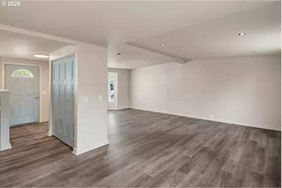 3786 Kevington Ave, Eugene, OR 97405 - Photo 6